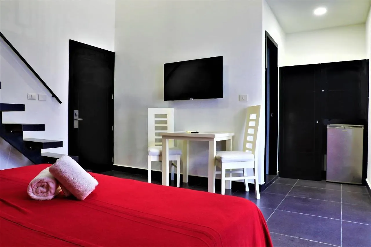 Hotel Colonial פלאייה דל כרמן