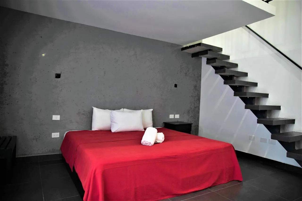 Hotel Colonial פלאייה דל כרמן